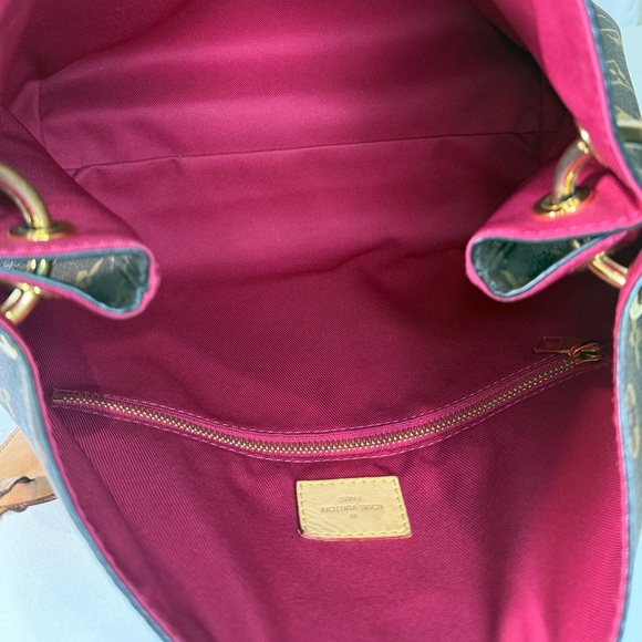 Louis Vuitton Monogram Graceful PM (small one)
Pivoine Interior - Picture 11 of 17